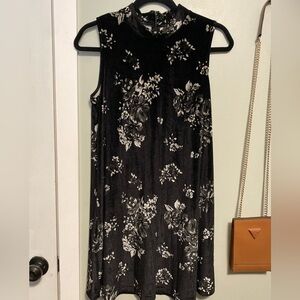 Reitmans Monochrome Floral Rock & Shine Dress High neck - medium - velvet